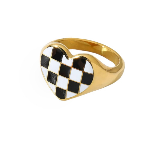 Black Queen Ring